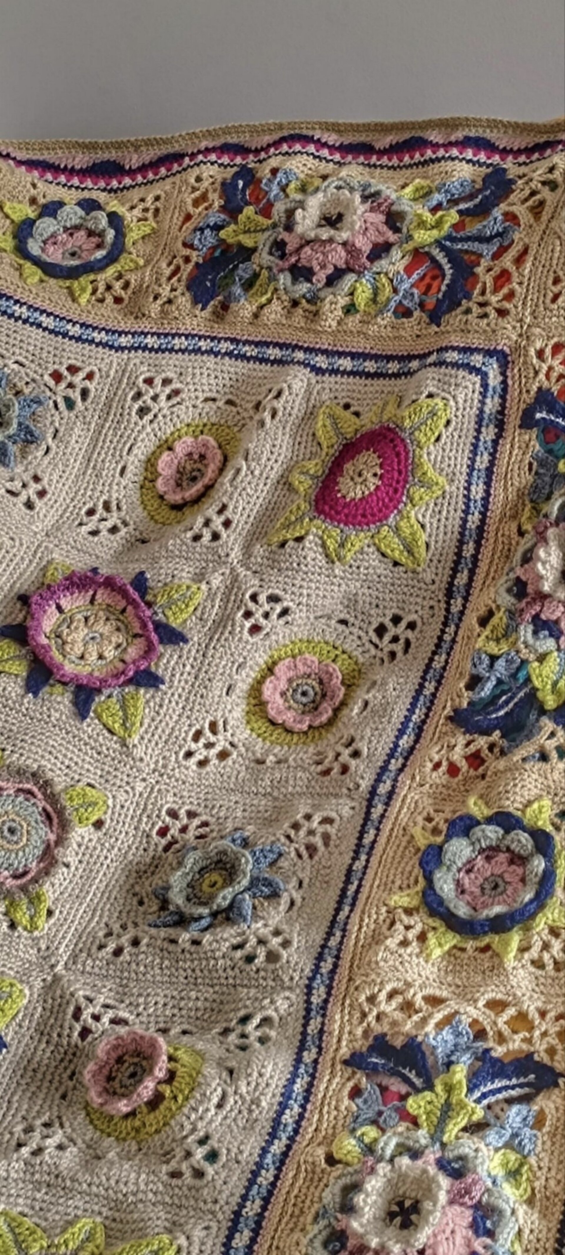 Única y especial, Manta Crochet "Jardín de Flores" - 3